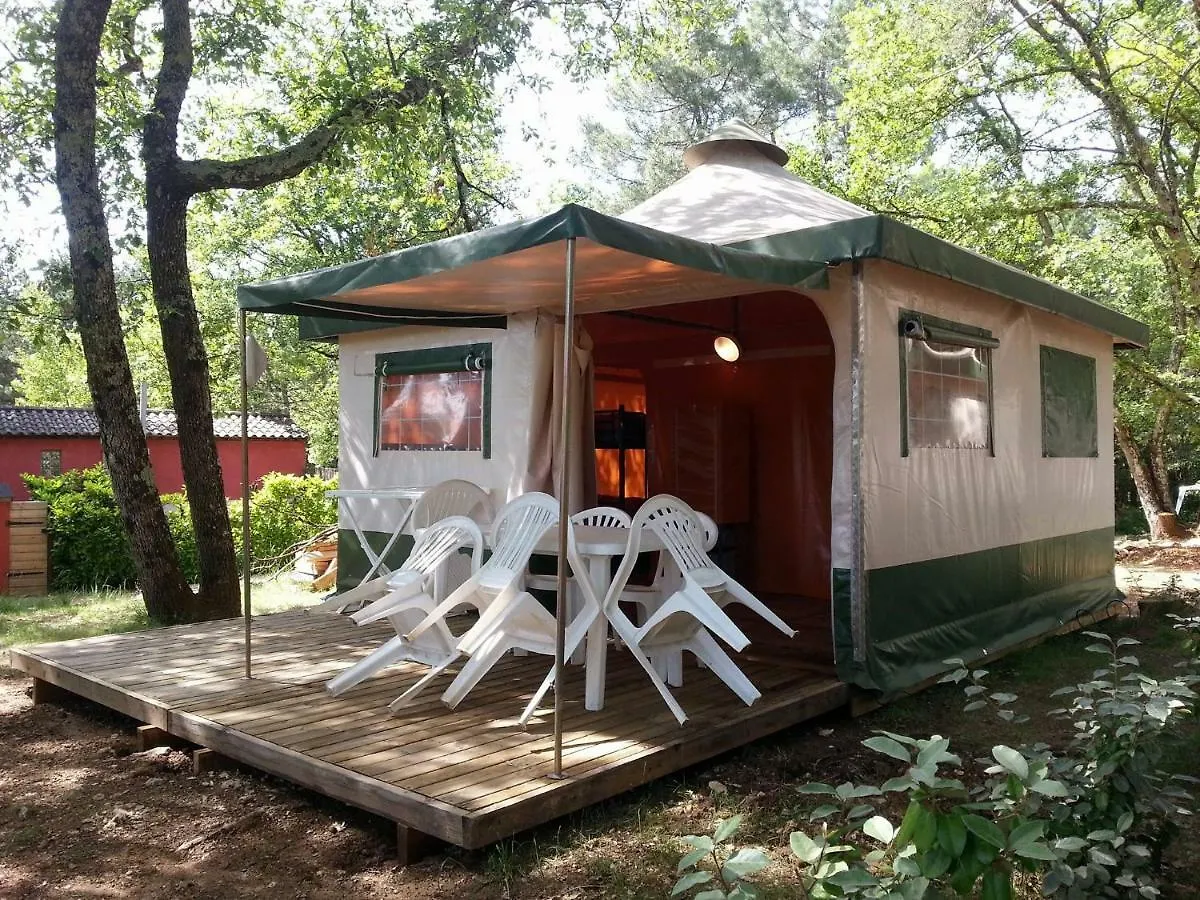 Camping Parc Saint Sauvayre 瓦纳斯 3*,